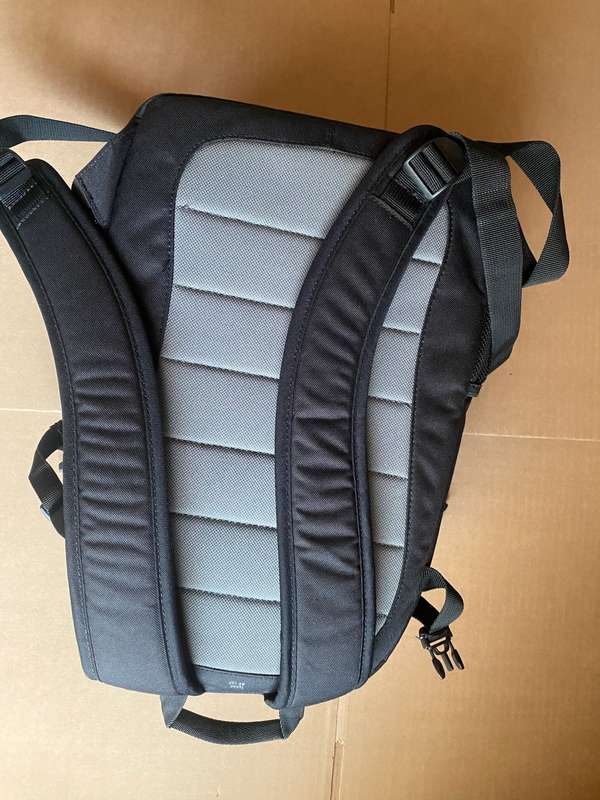 LOWEPRO  CAMERA BAG IN GOOD  CONDITION